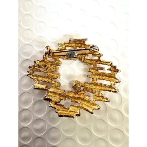 Vintage Brushed Gold Brooch with Pearl Accent - Picture 2 of 4